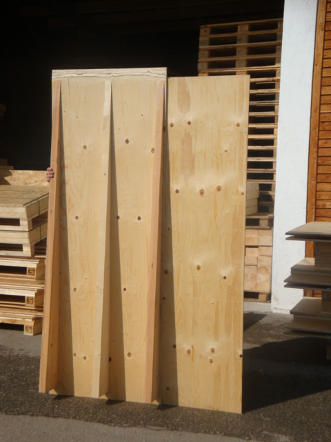 Crates with their own access ramps > Image 1